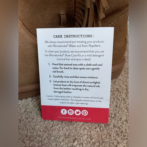 Minnetonka Canyon boots, size 9, like new, brown suede fringe - Picture 7 of 9